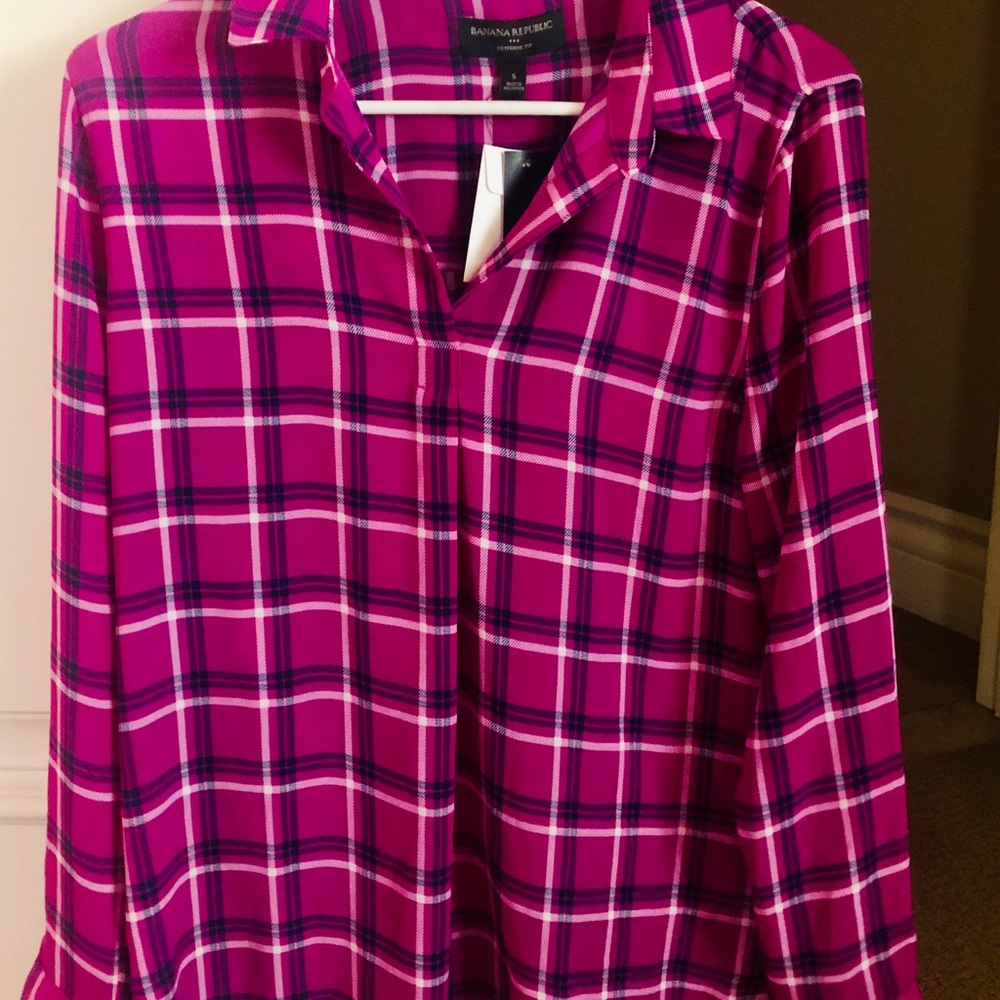 NWT Hot Pink plaid blouse with button back Small